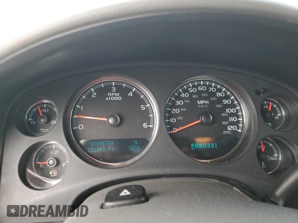 ✅ 2009 Chevrolet Silverado 1500 • VIN: 2GCEK390291109209 • Lot: 85750784. Wystawiony na Copart z przebiegiem 182 343 mil. Bezpłatny archiwum sprzedaży aukcyjnych z USA i szczegółowy raport historii pojazdu na DreamBid. Zdjęcie 9.