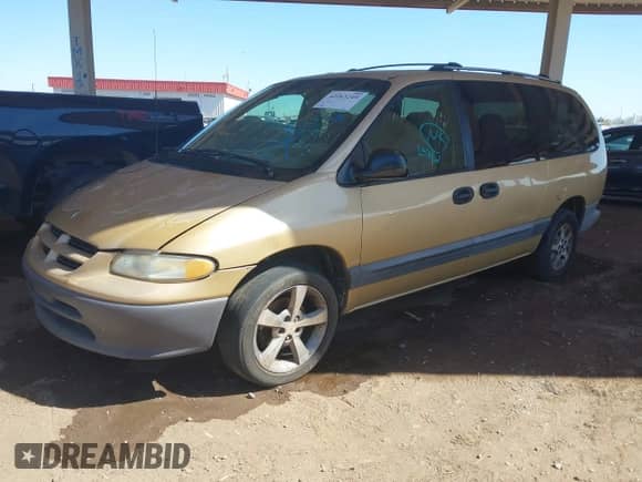 1996 Dodge Caravan SE with VIN 1B4GP44R1TB284139, listed as a IAAI auction lot 42263249 with 264,001 mi miles and . Bid and sale history available at DreamBid. Image 2.