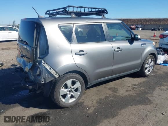 ✅ 2018 Kia Soul • VIN: KNDJN2A21J7571457 • Lot: 43396026. Wystawiony na IAAI z przebiegiem 77 223 mil. Bezpłatny archiwum sprzedaży aukcyjnych z USA i szczegółowy raport historii pojazdu na DreamBid. Zdjęcie 4.