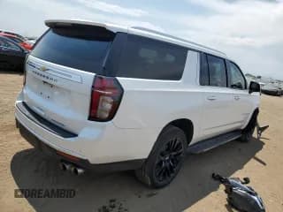 ✅ 2021 Chevrolet Suburban Premier • VIN: 1GNSCFKD7MR197552 • Lot: 62553504. Wystawiony na Copart z przebiegiem 51 613 mil. Bezpłatny archiwum sprzedaży aukcyjnych z USA i szczegółowy raport historii pojazdu na DreamBid. Zdjęcie 3.