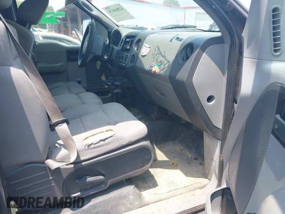 ✅ 2005 Ford F-150 XL • VIN: 1FTRF122X5KB97815 • Lot: 42864674. Listed on IAAI with 215,017 mi. Free auction sales archive from the USA and detailed vehicle history report at DreamBid. Image 5.