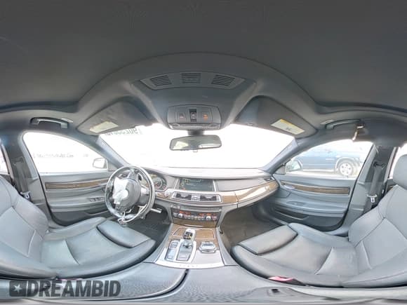 ✅ 2014 BMW 7 Series 740i • VIN: WBAYA6C5XED144517 • Lot: 90255015. Wystawiony na Copart z przebiegiem 178 636 mil. Bezpłatny archiwum sprzedaży aukcyjnych z USA i szczegółowy raport historii pojazdu na DreamBid. Zdjęcie 14.