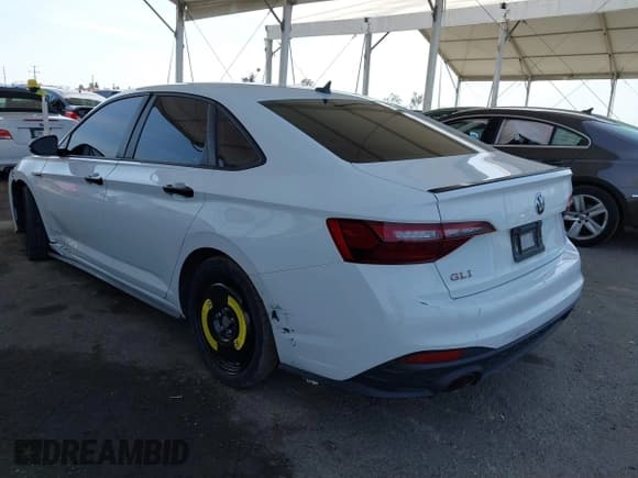 ✅ 2024 Volkswagen Jetta 40th Anniversary Edition • VIN: 3VW9T7BU4RM000940 • Lot: 41851787. Listed on IAAI with 29,529 mi. Free auction sales archive from the USA and detailed vehicle history report at DreamBid. Image 3.