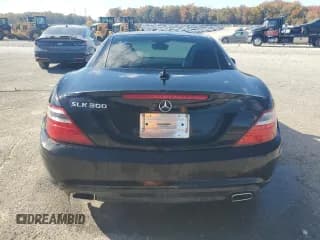 ✅ 2016 Mercedes-Benz SLK 300 • VIN: WDDPK3JA2GF121319 • Лот: 91034965. Опубликован ранее на Copart с пробегом 85 170 миль. Бесплатный доступ к архиву аукционных продаж из США и подробный отчёт об истории автомобиля на DreamBid. Изображение 6.