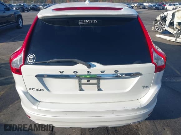 ✅ 2017 Volvo XC60 Inscription • VIN: YV440MDUXH2038967 • Лот: 43737642. Опубликован ранее на IAAI с пробегом 66 997 миль. Бесплатный доступ к архиву аукционных продаж из США и подробный отчёт об истории автомобиля на DreamBid. Изображение 17.