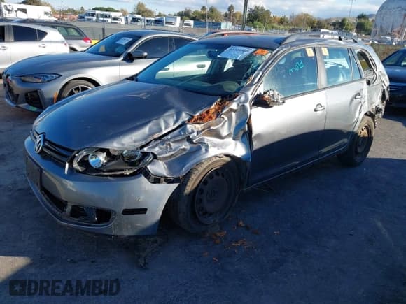 ✅ 2012 Volkswagen Jetta S • VIN: 3VWKP7AJ3CM671021 • Lot: 43720960. Wystawiony na IAAI z przebiegiem 176 431 mil. Bezpłatny archiwum sprzedaży aukcyjnych z USA i szczegółowy raport historii pojazdu na DreamBid. Zdjęcie 2.