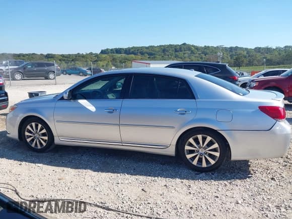 ✅ 2012 Toyota Avalon • VIN: 4T1BK3DB1CU458848 • Lot: 43462335. Listed on IAAI with 179,238 mi. Free auction sales archive from the USA and detailed vehicle history report at DreamBid. Image 15.