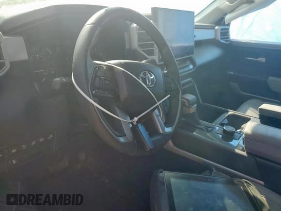 ✅ 2022 Toyota Tundra Limited • VIN: 5TFJA5AB4NX009569 • Lot: 60349575. Listed on Copart with 52,360 mi. Free auction sales archive from the USA and detailed vehicle history report at DreamBid. Image 7.