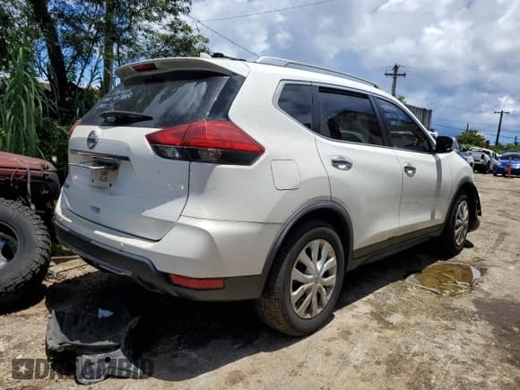 ✅ 2017 Nissan Rogue SV • VIN: JN8AT2MT2HW154539 • Лот: 68483355. Опубликован ранее на Copart с пробегом 105 578 миль. Бесплатный доступ к архиву аукционных продаж из США и подробный отчёт об истории автомобиля на DreamBid. Изображение 3.