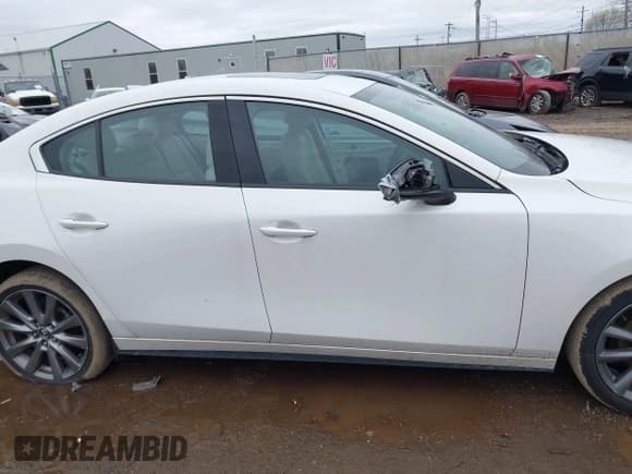 ✅ 2019 Mazda 3 Premium • VIN: 3MZBPAEM1KM103348 • Lot: 41908336. Listed on IAAI with 62,843 mi. Free auction sales archive from the USA and detailed vehicle history report at DreamBid. Image 14.