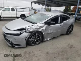 ✅ 2024 Toyota Prius LE • VIN: JTDACAAU7R3034001 • Lot: 89881735. Wystawiony na Copart z przebiegiem 7 547 mil. Bezpłatny archiwum sprzedaży aukcyjnych z USA i szczegółowy raport historii pojazdu na DreamBid. Zdjęcie 1.