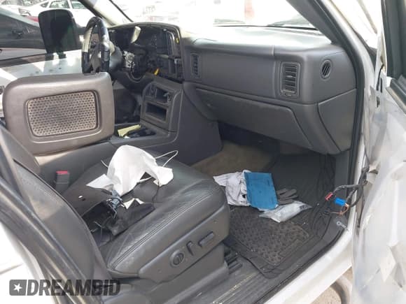 ✅ 2006 Chevrolet Silverado 2500HD LT1 • VIN: 1GCHK23U96F121414 • Lot: 41686044. Listed on IAAI with 165,248 mi. Free auction sales archive from the USA and detailed vehicle history report at DreamBid. Image 5.