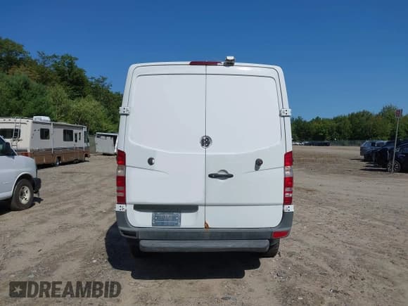 ✅ 2015 Mercedes-Benz Sprinter • VIN: WD3FE7CC1FP169044 • Лот: 43135315. Опубликован ранее на IAAI с пробегом 471 660 миль. Бесплатный доступ к архиву аукционных продаж из США и подробный отчёт об истории автомобиля на DreamBid. Изображение 16.