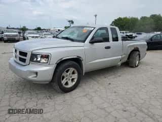 2009 Dodge Dakota Bighorn/Lonestar z VIN 1D7HE32K69S714842, wystawiony jako Copart lot #60810424 z przebiegiem 237 408 mil mil oraz Szkoda całkowita • Salvage title. Historia ofert i sprzedaży dostępna na DreamBid. Obrazek 1.