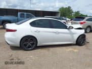 ✅ 2018 Alfa Romeo Giulia Ti Sport • VIN: ZARFAEEN8J7583814 • Лот: 42355186. Опубликован ранее на IAAI с пробегом Не указан. Бесплатный доступ к архиву аукционных продаж из США и подробный отчёт об истории автомобиля на DreamBid. Изображение 14.