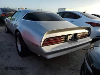 ✅ 1977 Pontiac Firebird • VIN: 2W87Z7N152633 • Lot: 41438935. Wystawiony na Copart z przebiegiem 17 837 mil. Bezpłatny archiwum sprzedaży aukcyjnych z USA i szczegółowy raport historii pojazdu na DreamBid. Zdjęcie 6.