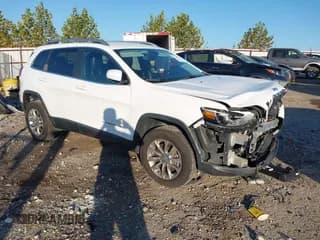 ✅ 2019 Jeep Cherokee Latitude Plus • VIN: 1C4PJMLX4KD252308 • Lot: 43323061. Wystawiony na IAAI z przebiegiem 181 657 mil. Bezpłatny archiwum sprzedaży aukcyjnych z USA i szczegółowy raport historii pojazdu na DreamBid. Zdjęcie 1.