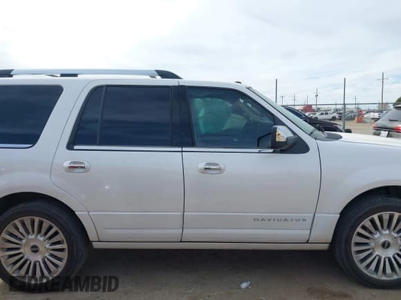 ✅ 2016 Lincoln Navigator Select • VIN: 5LMJJ2HTXGEL02929 • Лот: 43702629. Опубликован ранее на IAAI с пробегом 134 625 миль. Бесплатный доступ к архиву аукционных продаж из США и подробный отчёт об истории автомобиля на DreamBid. Изображение 13.