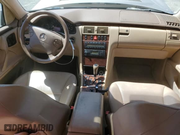 ✅ 2000 Mercedes-Benz E 320/430 4 Matic • VIN: WDBJH82J1YX036394 • Lot: 58012805. Wystawiony na Copart z przebiegiem 157 984 mil. Bezpłatny archiwum sprzedaży aukcyjnych z USA i szczegółowy raport historii pojazdu na DreamBid. Zdjęcie 8.