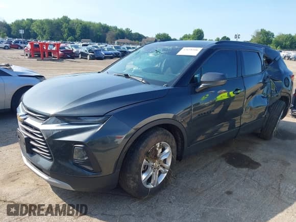 ✅ 2020 Chevrolet Blazer LT • VIN: 3GNKBHRS1LS622682 • Lot: 42658106. Listed on IAAI with 107,530 mi. Free auction sales archive from the USA and detailed vehicle history report at DreamBid. Image 2.