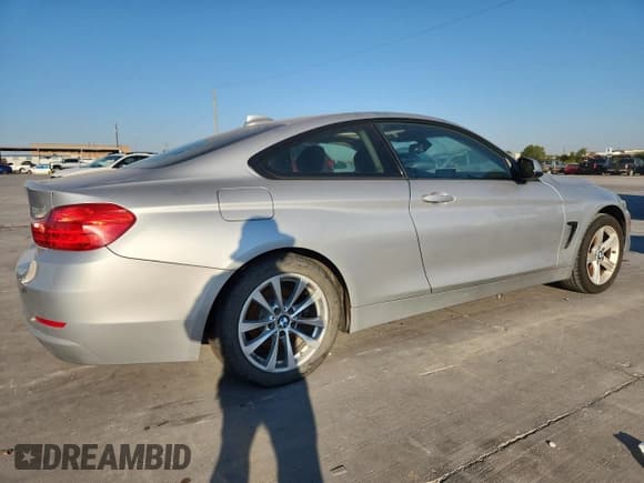✅ 2015 BMW 4 Series 428i xDrive • VIN: WBA3N5C51FK198486 • Lot: 87069275. Wystawiony na Copart z przebiegiem 110 439 mil. Bezpłatny archiwum sprzedaży aukcyjnych z USA i szczegółowy raport historii pojazdu na DreamBid. Zdjęcie 3.