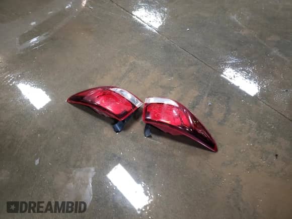 2018 Hyundai Santa Fe SE Ultimate z VIN KM8SR4HF0JU258426, wystawiony jako Copart lot #83053134 z przebiegiem 63 213 mil mil oraz Szkoda całkowita • Salvage title. Historia ofert i sprzedaży dostępna na DreamBid. Obrazek 12.