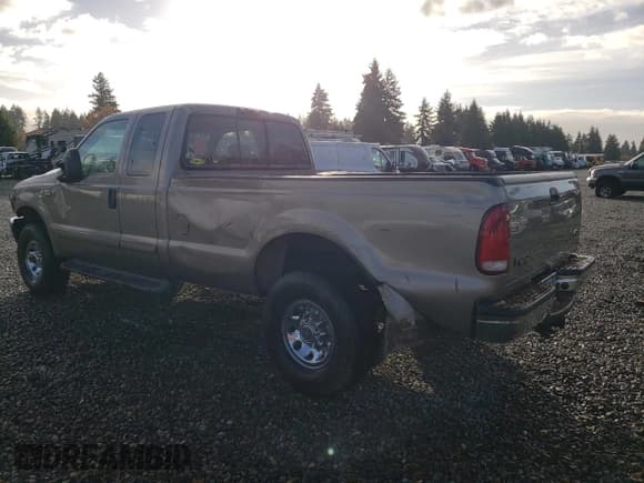 ✅ 2002 Ford F-250 XL • VIN: 1FTNX21S92EA70079 • Lot: 91107245. Listed on Copart with Not provided. Free auction sales archive from the USA and detailed vehicle history report at DreamBid. Image 2.