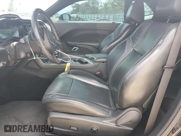 ✅ 2018 Dodge Challenger SXT Plus • VIN: 2C3CDZAG7JH149959 • Lot: 58221464. Wystawiony na Copart z przebiegiem 65 677 mil. Bezpłatny archiwum sprzedaży aukcyjnych z USA i szczegółowy raport historii pojazdu na DreamBid. Zdjęcie 7.