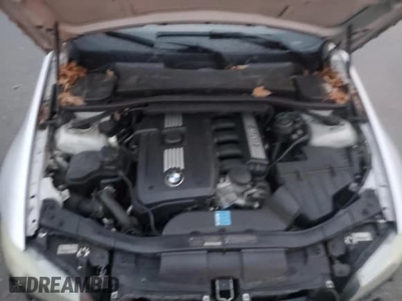 ✅ 2011 BMW 3 Series 328i • VIN: WBAPH5G59BNM75316 • Lot: 93715345. Wystawiony na Copart z przebiegiem 94 510 mil. Bezpłatny archiwum sprzedaży aukcyjnych z USA i szczegółowy raport historii pojazdu na DreamBid. Zdjęcie 11.