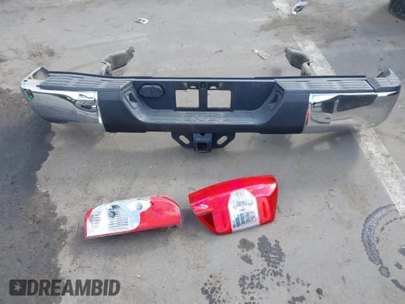 ✅ 2020 Toyota Tundra SR5 • VIN: 5TFEY5F1XLX263443 • Lot: 41699642. Listed on IAAI with 39,154 mi. Free auction sales archive from the USA and detailed vehicle history report at DreamBid. Image 12.