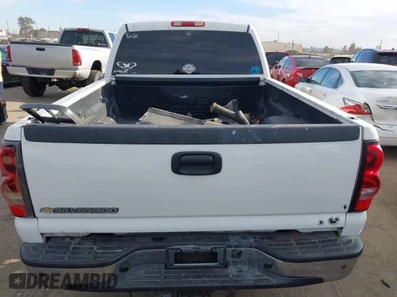 ✅ 2006 Chevrolet Silverado 2500HD LT1 • VIN: 1GCHK23U96F121414 • Lot: 41686044. Listed on IAAI with 165,248 mi. Free auction sales archive from the USA and detailed vehicle history report at DreamBid. Image 16.