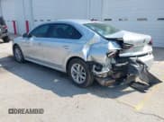 ✅ 2017 Volkswagen Passat S • VIN: 1VWAT7A31HC041967 • Lot: 43110618. Wystawiony na IAAI z przebiegiem 105 953 mil. Bezpłatny archiwum sprzedaży aukcyjnych z USA i szczegółowy raport historii pojazdu na DreamBid. Zdjęcie 3.