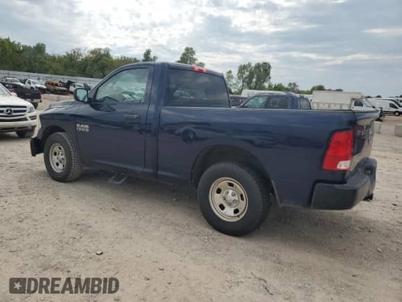 2017 Ram 1500 Tradesman z VIN 3C6JR6AG2HG745520, wystawiony jako Copart lot #71916685 z przebiegiem 57 202 mil mil oraz Szkoda całkowita • Salvage title. Historia ofert i sprzedaży dostępna na DreamBid. Obrazek 2.