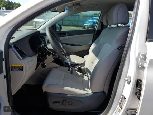 2017 Hyundai Tucson SE Plus z VIN KM8J33A41HU434880, wystawiony jako Copart lot #62723245 z przebiegiem 98 259 mil mil oraz Szkoda całkowita • Salvage title. Historia ofert i sprzedaży dostępna na DreamBid. Obrazek 7.