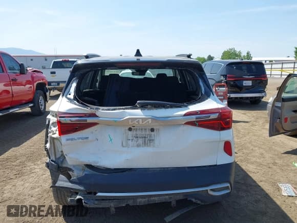 ✅ 2023 Kia Seltos SX • VIN: KNDETCA21P7455438 • Lot: 42474118. Wystawiony na IAAI z przebiegiem 35 735 mil. Bezpłatny archiwum sprzedaży aukcyjnych z USA i szczegółowy raport historii pojazdu na DreamBid. Zdjęcie 17.