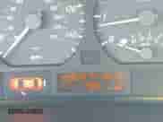 2000 BMW 3 Series 323Ci z VIN WBABR334XYEG02501, wystawiony jako IAAI lot #43385978 z przebiegiem 143 078 mil mil oraz . Historia ofert i sprzedaży dostępna na DreamBid. Obrazek 16.