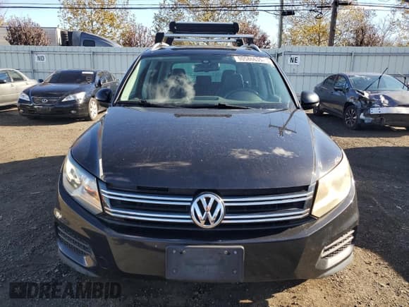 ✅ 2017 Volkswagen Tiguan Wolfsburg Edition • VIN: WVGRV7AX8HK002684 • Lot: 90586635. Wystawiony na Copart z przebiegiem 156 594 mil. Bezpłatny archiwum sprzedaży aukcyjnych z USA i szczegółowy raport historii pojazdu na DreamBid. Zdjęcie 5.