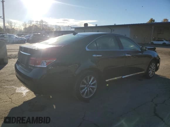 ✅ 2010 Lexus ES 330 • VIN: JTHBK1EG0A2411269 • Лот: 86257495. Опубликован ранее на Copart с пробегом 186 791 миль. Бесплатный доступ к архиву аукционных продаж из США и подробный отчёт об истории автомобиля на DreamBid. Изображение 3.