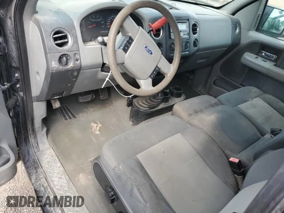 ✅ 2007 Ford F-150 STX • VIN: 1FTRX14W67NA39793 • Lot: 81929755. Wystawiony na Copart z przebiegiem 187 651 mil. Bezpłatny archiwum sprzedaży aukcyjnych z USA i szczegółowy raport historii pojazdu na DreamBid. Zdjęcie 8.