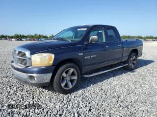 ✅ 2006 Dodge 1500 SLT • VIN: 1D7HA18286J126580 • Lot: 70887585. Wystawiony na Copart z przebiegiem 296 982 mil. Bezpłatny archiwum sprzedaży aukcyjnych z USA i szczegółowy raport historii pojazdu na DreamBid. Zdjęcie 1.