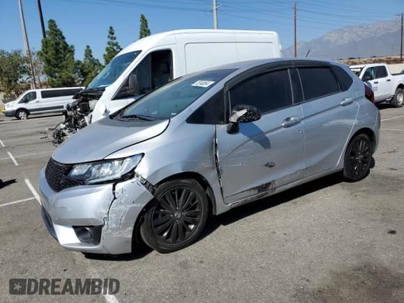✅ 2015 Honda Fit EX • VIN: 3HGGK5G8XFM742379 • Lot: 77826394. Listed on Copart with 89,965 mi. Free auction sales archive from the USA and detailed vehicle history report at DreamBid. Image 1.