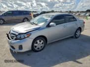 ✅ 2011 Toyota Corolla LE • VIN: 2T1BU4EE6BC715463 • Lot: 94479845. Wystawiony na Copart z przebiegiem 83 518 mil. Bezpłatny archiwum sprzedaży aukcyjnych z USA i szczegółowy raport historii pojazdu na DreamBid. Zdjęcie 1.