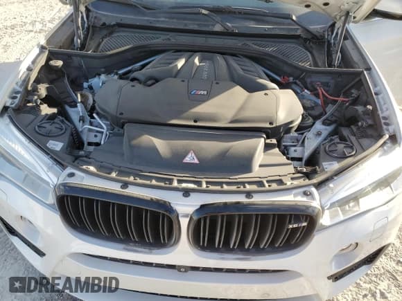 ✅ 2016 BMW X6 M • VIN: 5YMKW8C5XG0R43124 • Lot: 85086074. Listed on Copart with 38,066 mi. Free auction sales archive from the USA and detailed vehicle history report at DreamBid. Image 12.