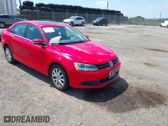 ✅ 2013 Volkswagen Jetta SE • VIN: 3VWDP7AJ9DM448802 • Lot: 42860616. Wystawiony na IAAI z przebiegiem Nie podano. Bezpłatny archiwum sprzedaży aukcyjnych z USA i szczegółowy raport historii pojazdu na DreamBid. Zdjęcie 1.