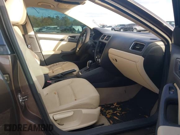 ✅ 2011 Volkswagen Jetta SE • VIN: 3VWDX7AJ3BM365184 • Лот: 43705137. Опубликован ранее на IAAI с пробегом 138 564 миль. Бесплатный доступ к архиву аукционных продаж из США и подробный отчёт об истории автомобиля на DreamBid. Изображение 5.