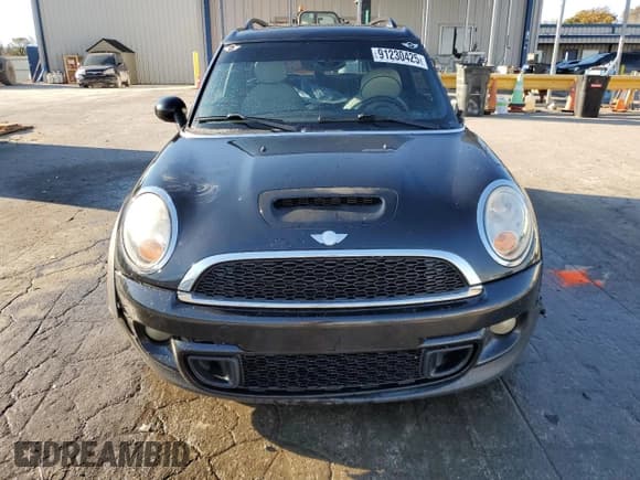 ✅ 2012 MINI Clubman S • VIN: WMWZG3C50CTY38041 • Lot: 91230425. Wystawiony na Copart z przebiegiem 127 859 mil. Bezpłatny archiwum sprzedaży aukcyjnych z USA i szczegółowy raport historii pojazdu na DreamBid. Zdjęcie 5.