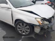 ✅ 2006 Toyota Avalon XL • VIN: 4T1BK36B16U068060 • Лот: 43373079. Опубликован ранее на IAAI с пробегом 264 669 миль. Бесплатный доступ к архиву аукционных продаж из США и подробный отчёт об истории автомобиля на DreamBid. Изображение 13.