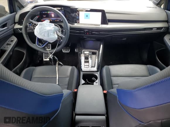 ✅ 2024 Volkswagen Golf R • VIN: WVWEB7CD3RW224929 • Lot: 57470055. Wystawiony na Copart z przebiegiem 10 371 mil. Bezpłatny archiwum sprzedaży aukcyjnych z USA i szczegółowy raport historii pojazdu na DreamBid. Zdjęcie 8.