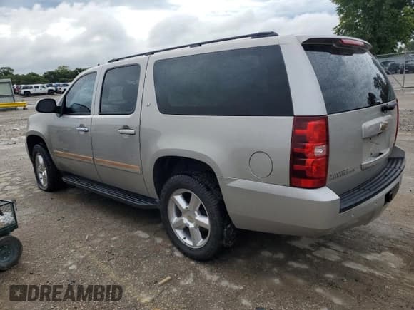✅ 2007 Chevrolet Suburban LT • VIN: 3GNFC16017G306118 • Lot: 69612944. Wystawiony na Copart z przebiegiem 260 177 mil. Bezpłatny archiwum sprzedaży aukcyjnych z USA i szczegółowy raport historii pojazdu na DreamBid. Zdjęcie 2.