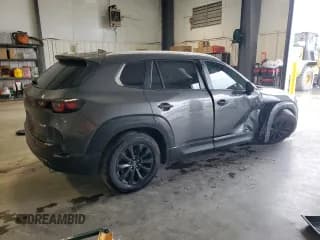 ✅ 2024 Mazda CX-50 S Premium • VIN: 7MMVABDM0RN170211 • Lot: 82702275. Wystawiony na Copart z przebiegiem 56 923 mil. Bezpłatny archiwum sprzedaży aukcyjnych z USA i szczegółowy raport historii pojazdu na DreamBid. Zdjęcie 3.